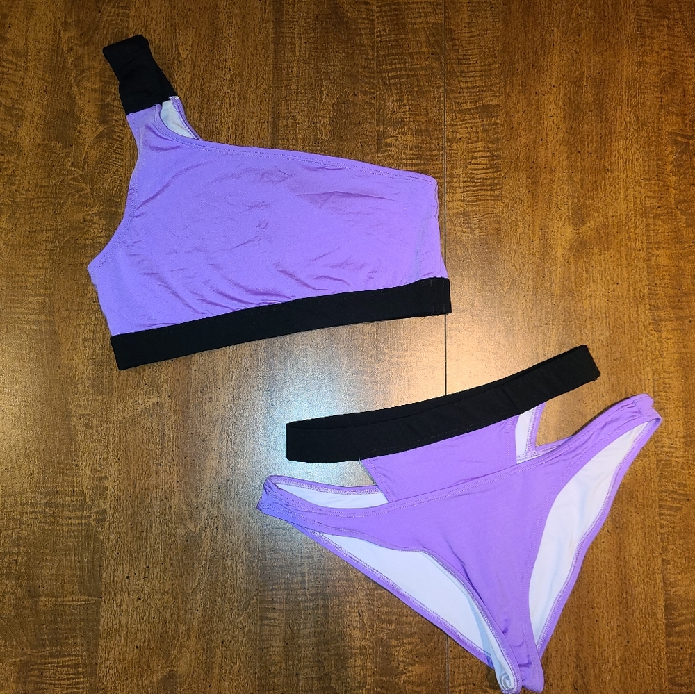One shoulder bikini